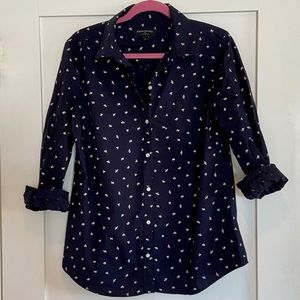 🐝EUC Bee Print Classic Fit Button Down